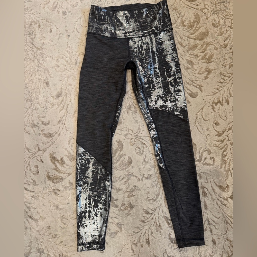 Lululemon foiled Stylish Gray Patterned Leggings … - image 6